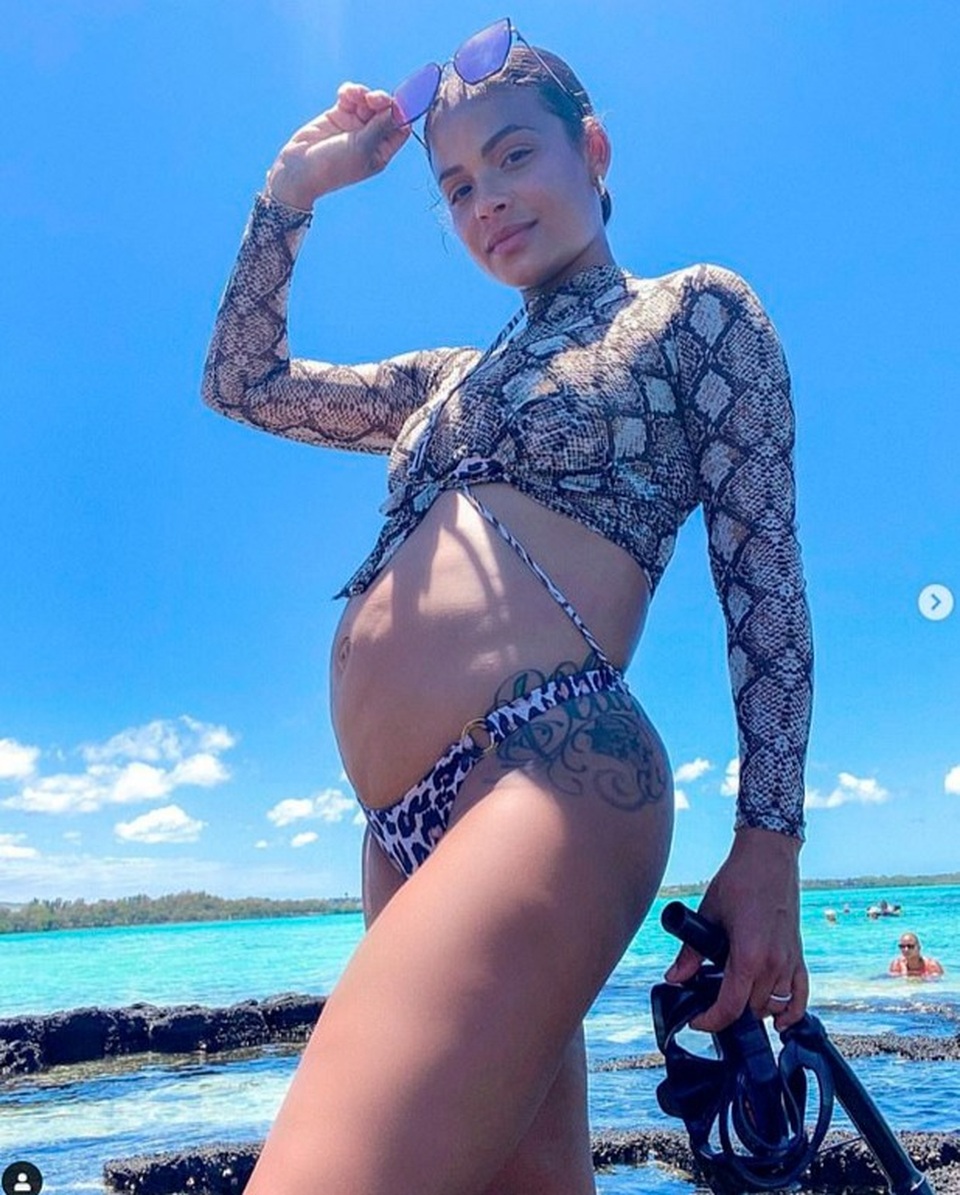 Ca sĩ Christina Milian mang thai lần ba ở tuổi 39 - 4