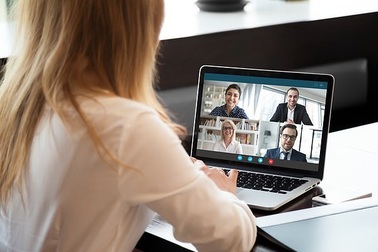 Zoom thừa nhận “nổ” về số lượng người dùng