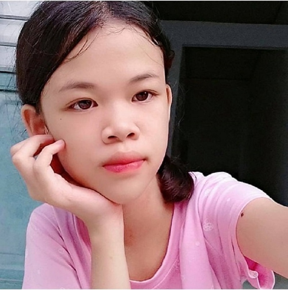 Nữ sinh thành hiện tượng mạng nhờ làm thơ thả thính vu vơ - 1 Nữ sinh thành hiện tượng mạng nhờ làm thơ thả thính vu vơ - 1