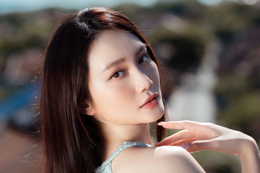 Ca sĩ Hoàng Mỹ An khoe sắc vóc quyến rũ, tiết lộ chuyện nhập viện tiểu phẫu