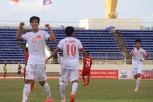 U19 Việt Nam đánh bại U19 Singapore với tỷ số tennis