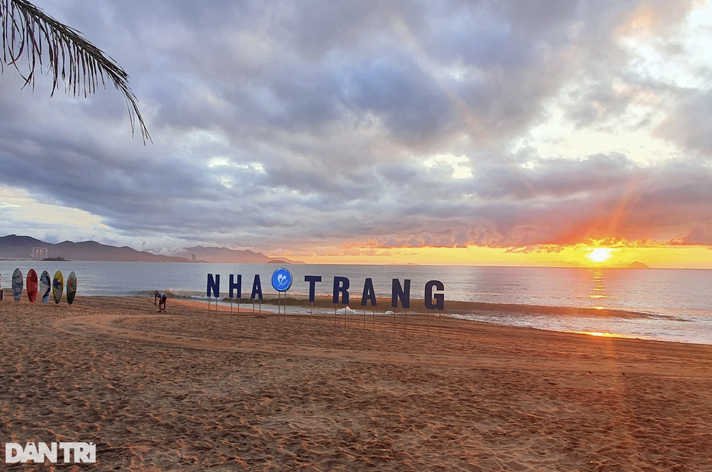 Runner, du khách lên lịch đến Nha Trang, tham gia Unique Nha Trang H-Marathon - 4 Runner, du khách lên lịch đến Nha Trang, tham gia Unique Nha Trang H-Marathon - 4
