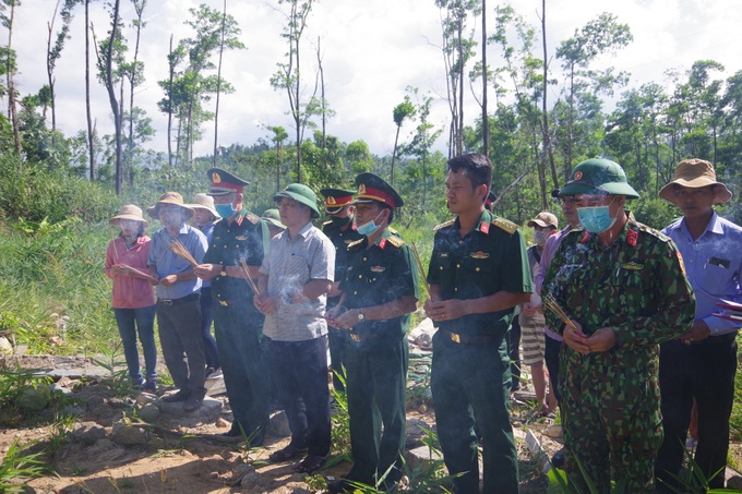 Xây dựng bia tưởng niệm 13 liệt sĩ hy sinh khi làm nhiệm vụ tại khu vực thuỷ điện Rào Trăng 3 - Ảnh 2.