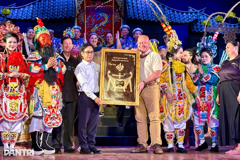 Nghệ sĩ hát bội TPHCM học hỏi tinh thần văn hóa cùng đoàn New Zealand - 4 Nghệ sĩ hát bội TPHCM học hỏi tinh thần văn hóa cùng đoàn New Zealand - 4