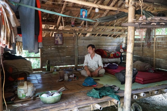 Cuộc sống "trời đày" của người đàn ông chỉ mong có nơi thờ cha tử tế