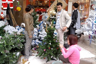 Giá tăng, quà Việt “chiếm lĩnh” thị trường Noel