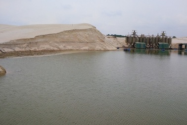 Phạt 100 triệu đồng công ty khoáng sản “vượt rào” khai thác ti tan