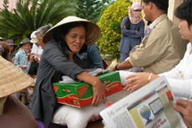 Lũ đã qua, tình người còn ấm mãi!