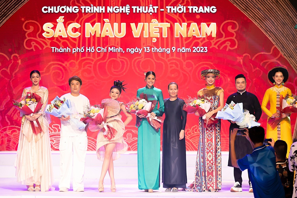 Hoa hậu Kim Nguyên đội nắng làm đạo diễn thời trang - 3 Hoa hậu Kim Nguyên đội nắng làm đạo diễn thời trang - 3