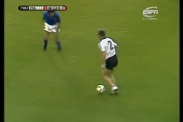 Paolo Rossi ghi bàn giúp Italia đánh bại Tây Đức ở chung kết World Cup 1982