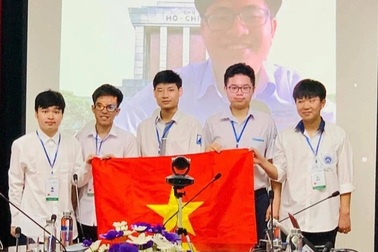 Hà Nội khen thưởng đột xuất học sinh đoạt giải Olympic quốc tế 2021