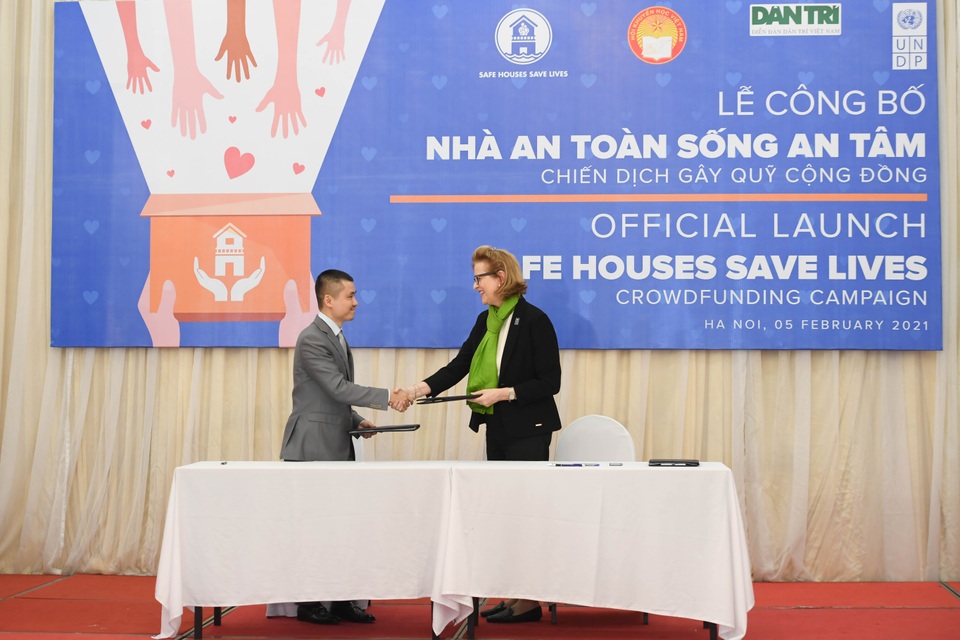 Bạn đọc Dân trí ủng hộ 1 tỉ đồng xây dựng nhà an toàn, sống an tâm - 13 Bạn đọc Dân trí ủng hộ 1 tỉ đồng xây dựng nhà an toàn, sống an tâm - 13