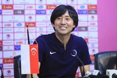 HLV Singapore tuyên bố sẽ không giấu bài trước tuyển Việt Nam