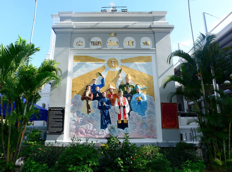 Nhà thờ cổ.jpg Nhà thờ cổ.jpg