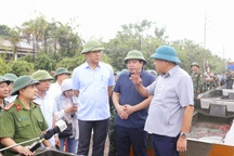 Chủ tịch Hà Nội giao quân đội làm chủ lực hộ đê