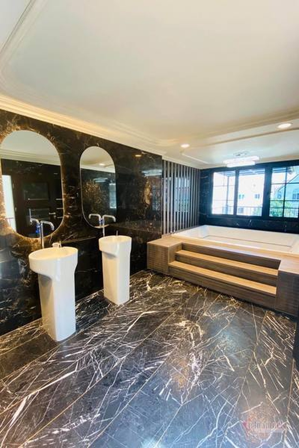 Biệt thự ven sông trị giá gần 60 tỷ đồng của diễn viên Lã Thanh Huyền - 15 Biệt thự ven sông trị giá gần 60 tỷ đồng của diễn viên Lã Thanh Huyền - 15