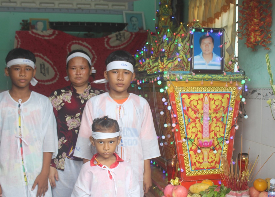 Đề nghị cấp bằng Tổ quốc ghi công tới người bán cá tử vong khi cứu người - 1 Đề nghị cấp bằng Tổ quốc ghi công tới người bán cá tử vong khi cứu người - 1
