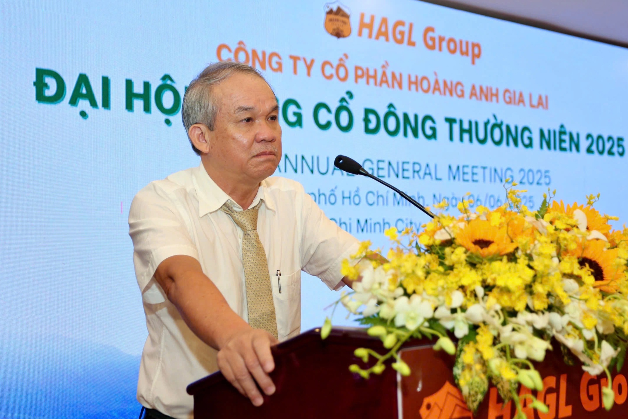 バウ・ドゥックは予想外の短期植物のおかげで死を免れた - 1 Bầu Đức thoát cửa tử nhờ những loại cây ngắn ngày ít ai ngờ tới - 1