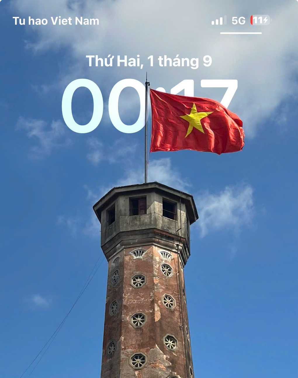 Dân mạng thích thú khi điện thoại hiện thông điệp “Tự hào Việt Nam” thay tên nhà mạng Viettel - 3