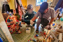 Đột kích ổ ma túy giữa trung tâm Đà Nẵng của mẹ con Phúc "lì"