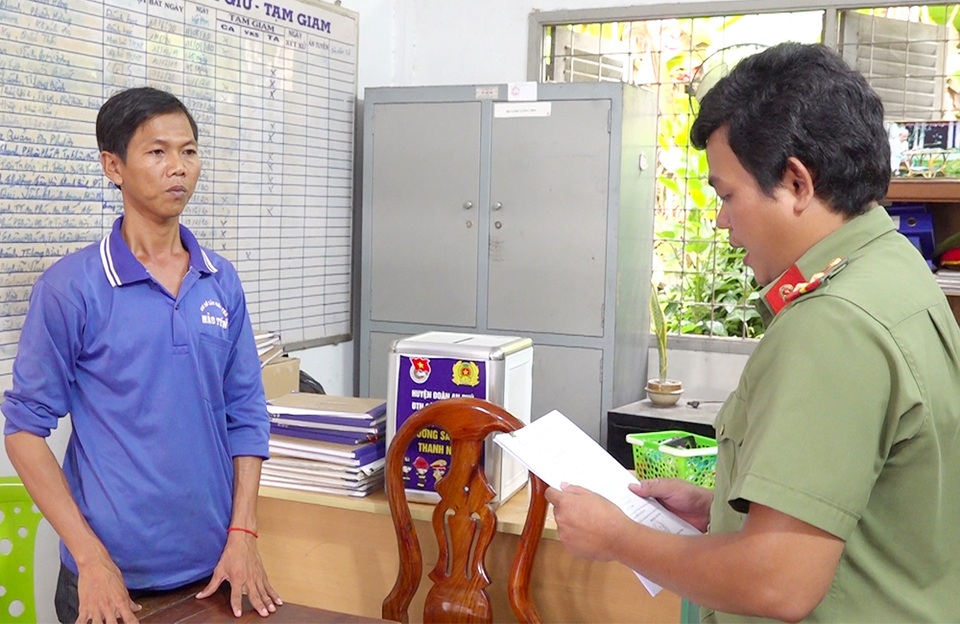 Bắt tạm giam 2 đối tượng Dùng vỏ lãi đưa người xuất cảnh trái phép - 1