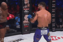 Võ sĩ vỡ xương hàm sau khi nhận cú đấm trời giáng từ đối thủ