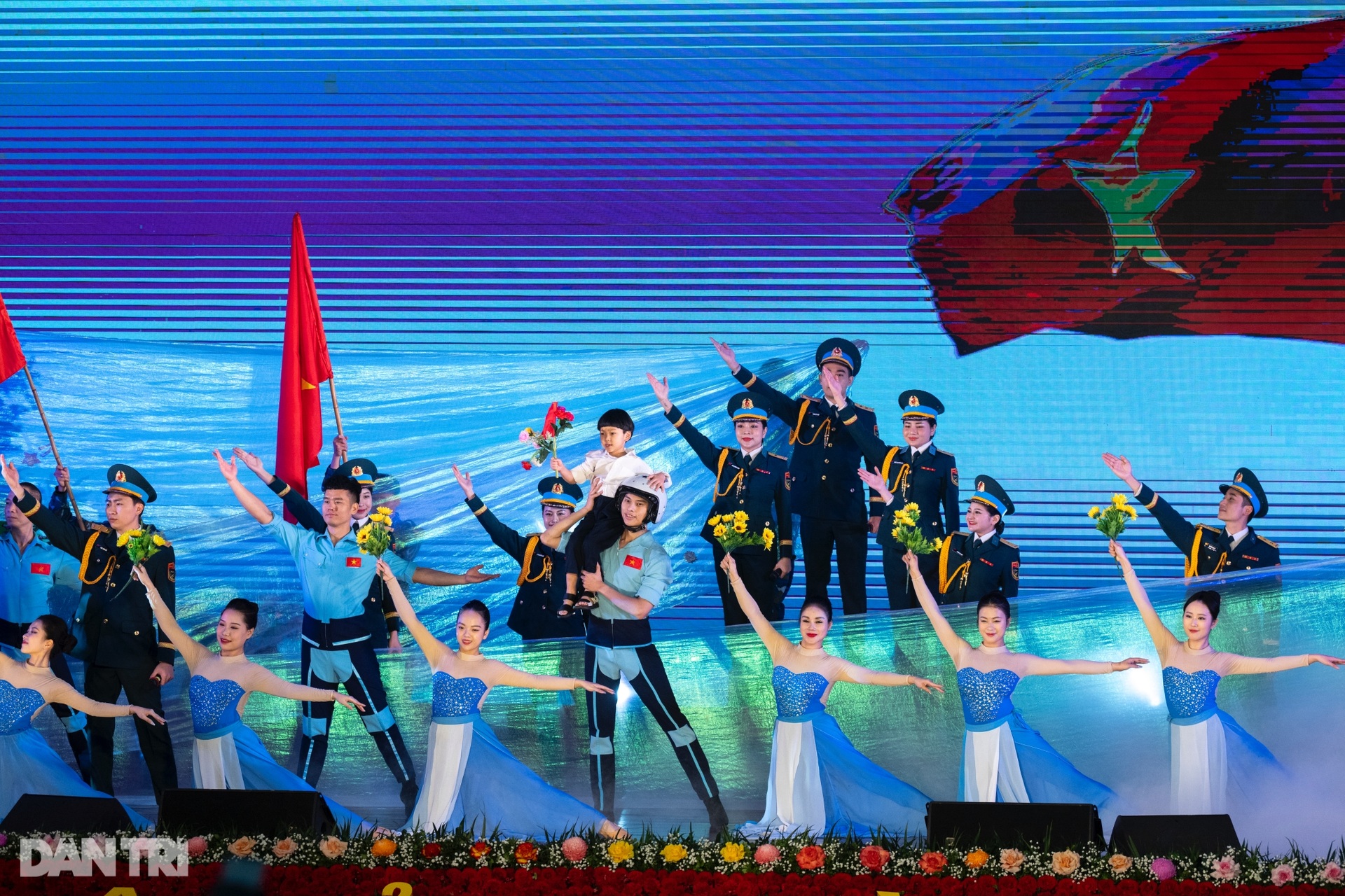 Đại tướng Phan Văn Giang dự Lễ kỷ niệm 70 năm Không quân nhân dân Việt Nam - 8 Đại tướng Phan Văn Giang dự Lễ kỷ niệm 70 năm Không quân nhân dân Việt Nam - 8