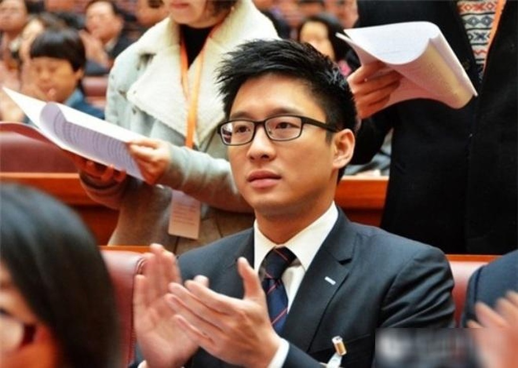 Mối tình ồn ào, sóng gió từng được công khai của Chương Tử Di - 3 Mối tình ồn ào, sóng gió từng được công khai của Chương Tử Di - 3