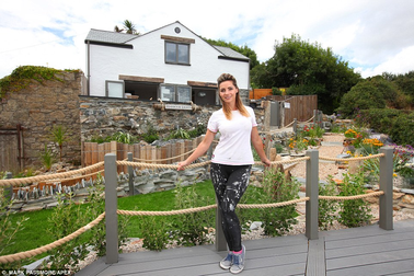 Cải tạo nhà vệ sinh công cộng thành biệt thự ven biển hàng chục tỷ đồng