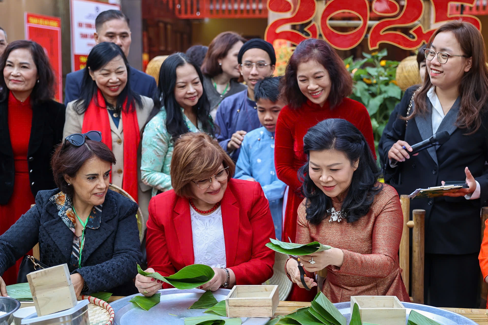 Khai hội Home Hanoi Xuan 2025: Tôn vinh âm nhạc và văn hóa truyền thống Việt - 2