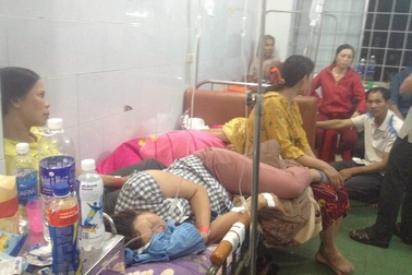 Đắk Lắk: Ăn đám cưới, trên 200 người ồ ạt nhập viện cấp cứu