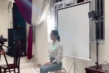 Cô giáo xinh như hot girl gây "sốt" mạng khi chụp ảnh căn cước công dân