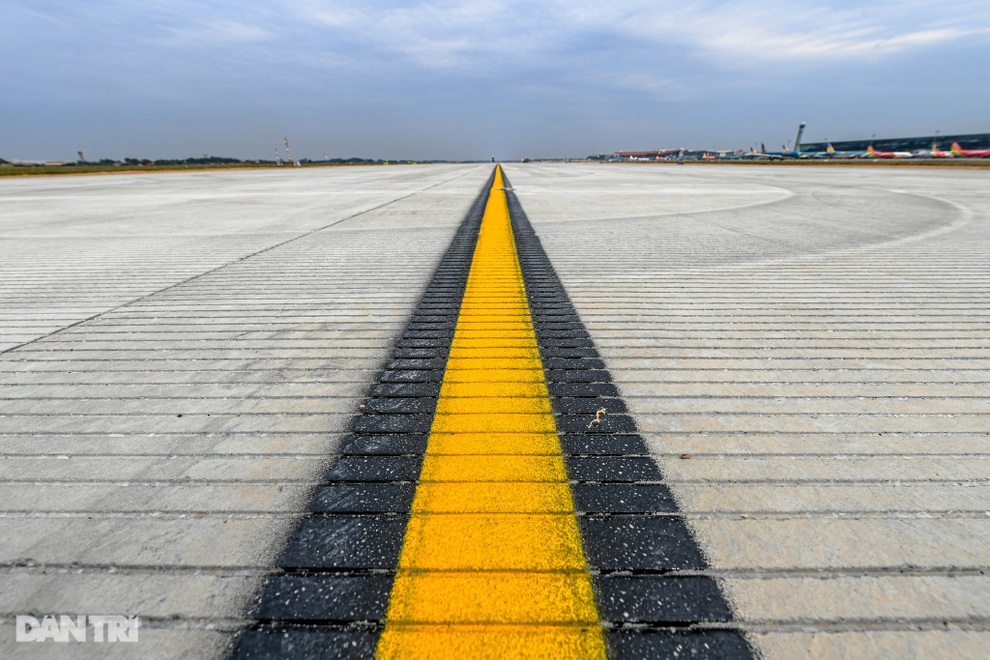 Dự án đường băng sân bay Nội Bài thi công theo lệnh khẩn cấp sắp vận hành - 1 Dự án đường băng sân bay Nội Bài thi công theo lệnh khẩn cấp sắp vận hành - 1