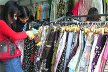 Mua hàng “nhái” bằng giá... “hiệu”