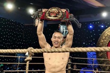 Võ sĩ Việt Nam vô địch giải võ thuật tổng hợp quốc tế tại TPHCM