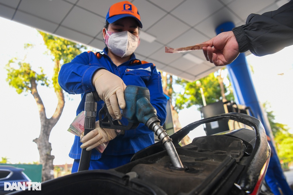 VCCI: Xăng không phải hàng xa xỉ, đề nghị bỏ thuế tiêu thụ đặc biệt - 1 VCCI: Xăng không phải hàng xa xỉ, đề nghị bỏ thuế tiêu thụ đặc biệt - 1
