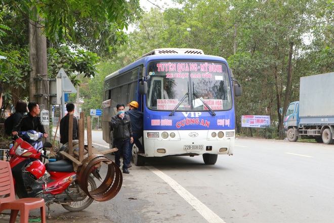 Cầu Đoan Hùng xuống cấp nghiêm trọng, người dân “chật vật” đi bộ qua cầu - 17 Cầu Đoan Hùng xuống cấp nghiêm trọng, người dân “chật vật” đi bộ qua cầu - 17