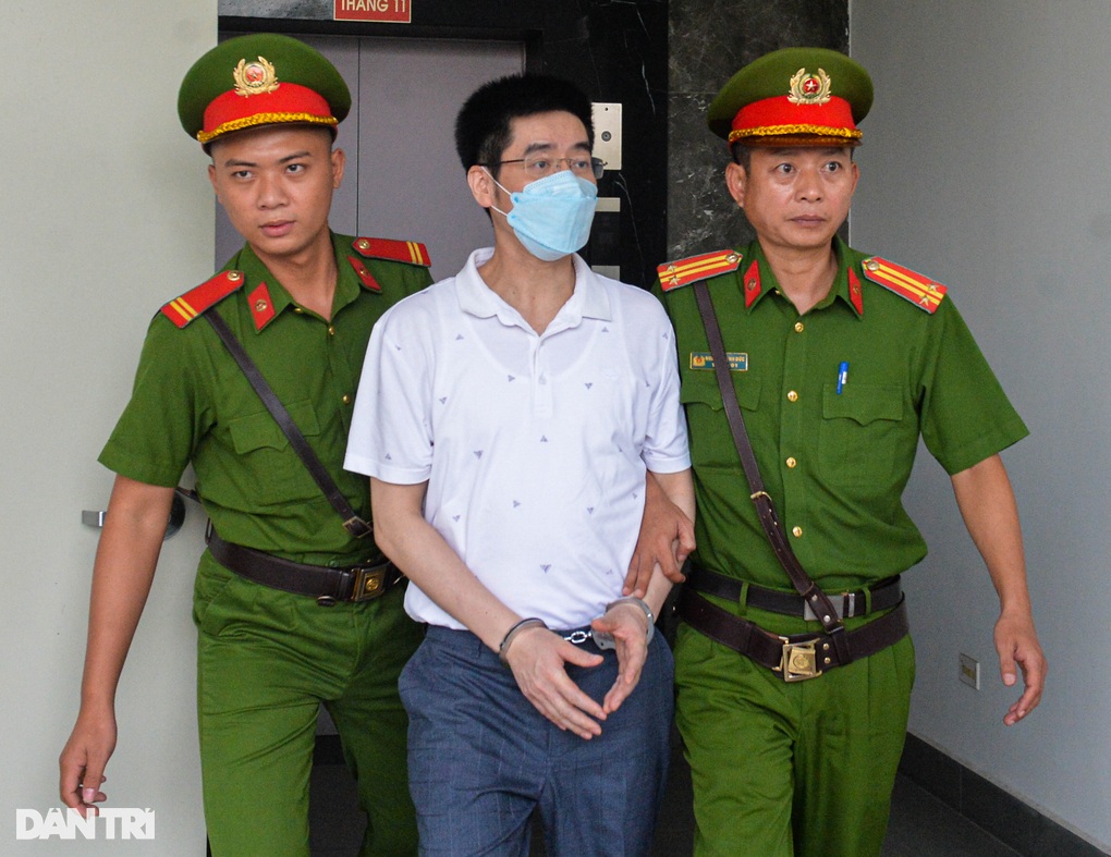 Lĩnh án chung thân, Hoàng Văn Hưng còn bị truy thu 18 tỷ đồng - 1 Lĩnh án chung thân, Hoàng Văn Hưng còn bị truy thu 18 tỷ đồng - 1