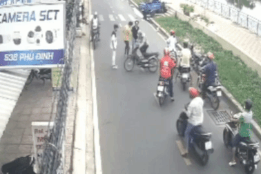 Clip nam thanh trộm tài sản bị người dân vây bắt ở TPHCM