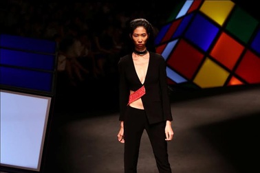 Kim Khanh hớp hồn giới mộ điệu với BST cực chất và sexy