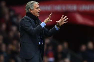 MU sa thải Van Gaal, bổ nhiệm Mourinho