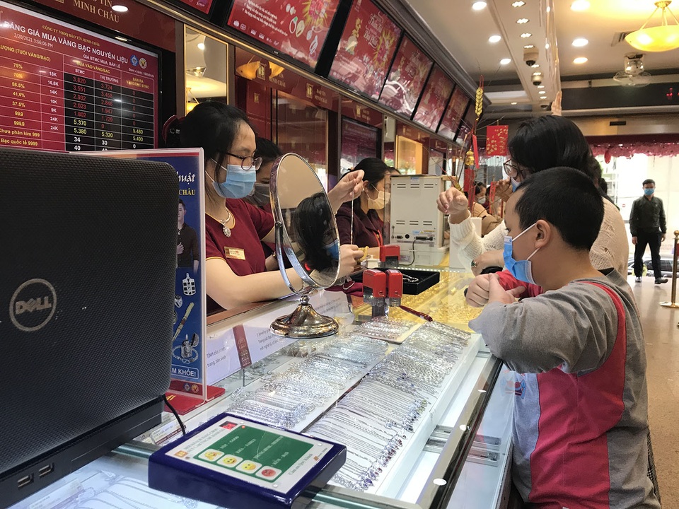 Phố vàng Hà Nội vắng tanh, vắng ngắt trước ngày vía Thần Tài - 9 Phố vàng Hà Nội vắng tanh, vắng ngắt trước ngày vía Thần Tài - 9