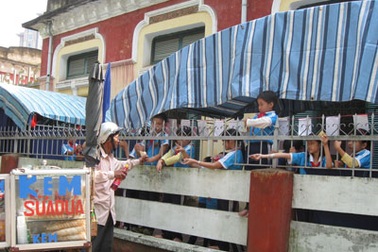 Biến tướng của quán cóc học đường