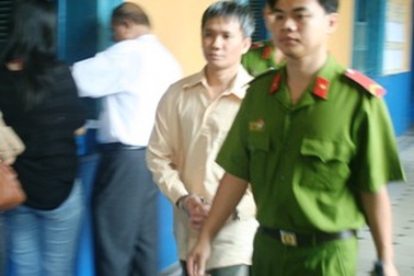 Vác mã tấu chém loạn xạ “người yêu”… 14 tuổi