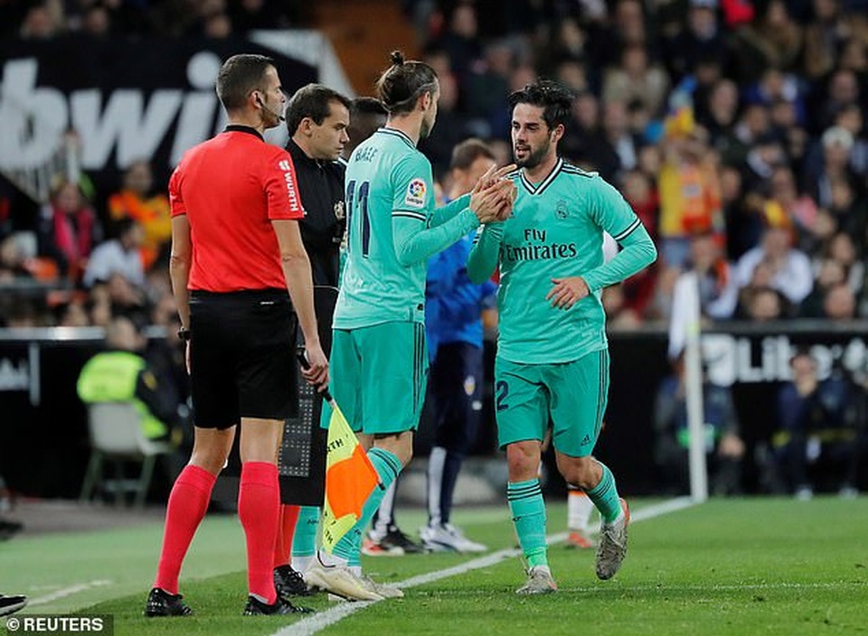 Hòa may mắn Valencia, Real Madrid lỡ cơ hội soán ngôi Barcelona - 7 Hòa may mắn Valencia, Real Madrid lỡ cơ hội soán ngôi Barcelona - 7
