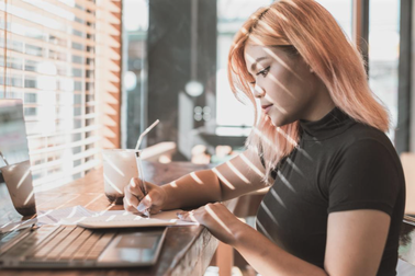 Nhân sự Gen Z ghét "nịnh sếp", thích làm việc ở quán cà phê