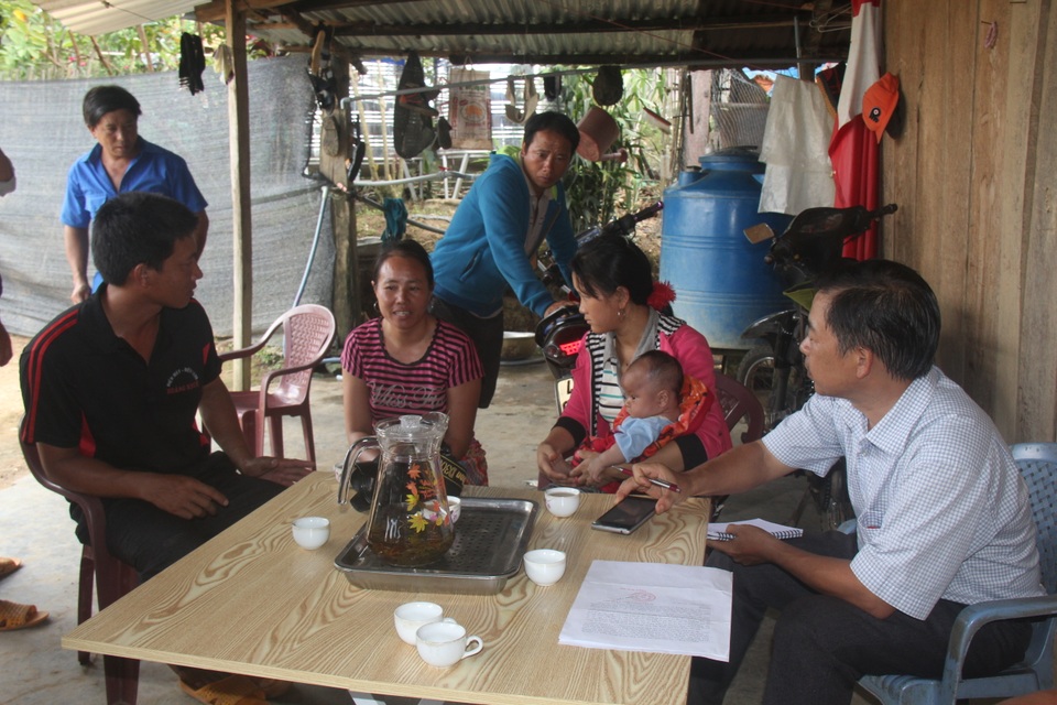 Về vùng sâu Đắk Ngo xem chuyện thống kê đối tượng gặp khó vì Covid-19 - 2 Về vùng sâu Đắk Ngo xem chuyện thống kê đối tượng gặp khó vì Covid-19 - 2