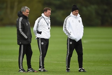 Mourinho đăm chiêu trước “trận chiến sinh tử” của Chelsea