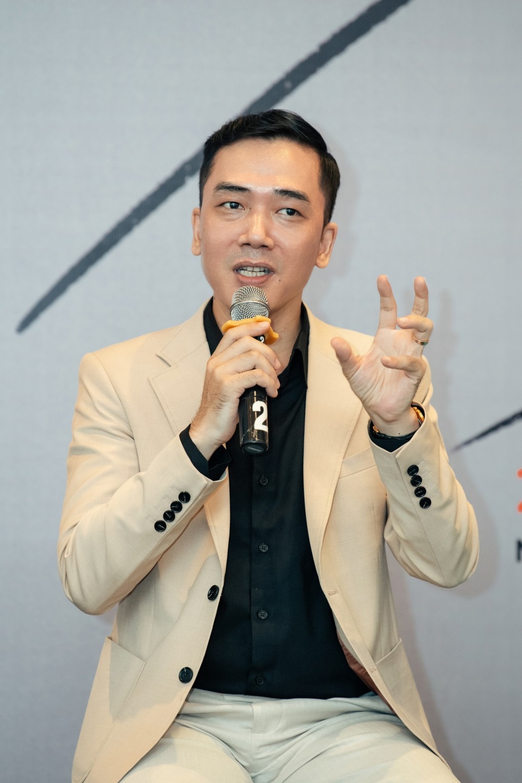 Đỗ Bảo: Tôi thường cắm trại ở hồ Tây đến 2h sáng để viết nhạc - 1 Đỗ Bảo: Tôi thường cắm trại ở hồ Tây đến 2h sáng để viết nhạc - 1