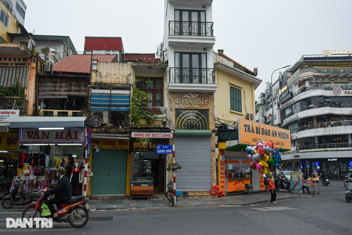 Mở cửa du lịch, gia sản trăm tỷ đồng ở Hà Nội vẫn phủ bụi đóng băng - 1 Mở cửa du lịch, gia sản trăm tỷ đồng ở Hà Nội vẫn phủ bụi đóng băng - 1